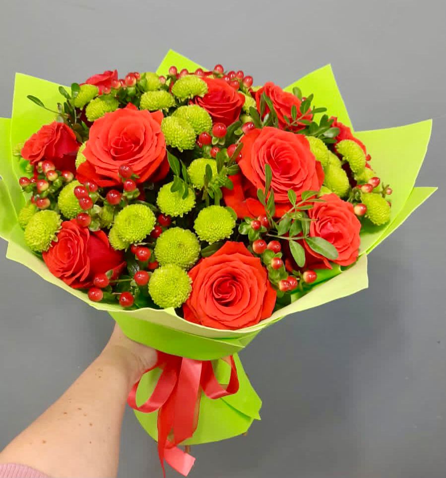 Букет цветов из: Хризантемы и Розы в Дрезне