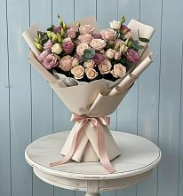 Букет цветов из:  Розы и Лизиантусы в Дрезне