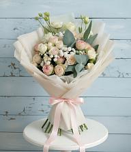 Букет цветов из:  Розы и Лизиантусы в Дрезне