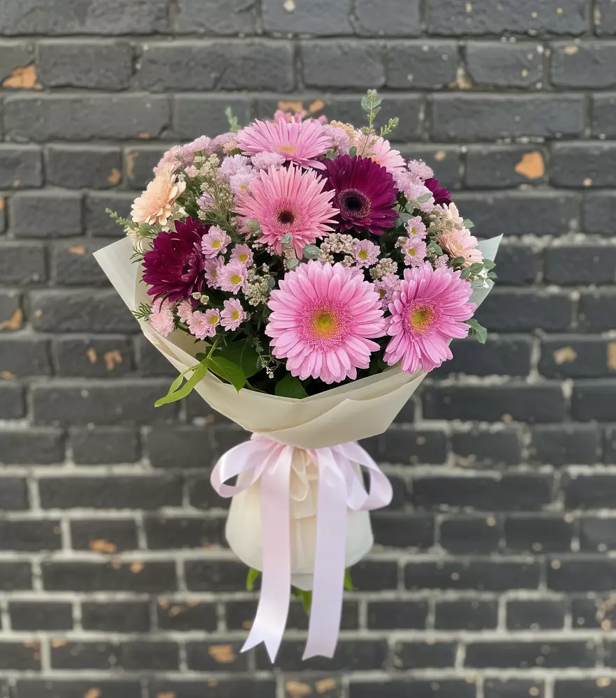 Букет цветов из: Герберы и Хризантемы в Дрезне
