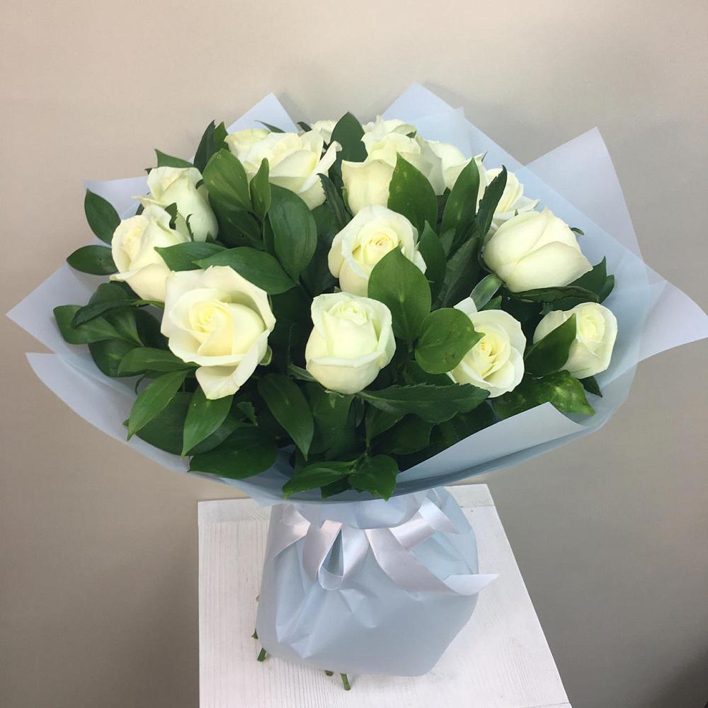 Букет 15 Белых роз Проуд в Дрезне