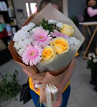 Букет цветов из:  Герберы, Розы и Хризантемы в Дрезне