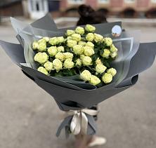 Букет Белые кустовые розы Солинеро в Дрезне