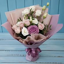 Букет цветов из:  Розы и Лизиантусы в Дрезне