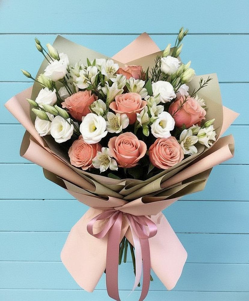 Букет цветов из: Розы, Альстромерии и Лизиантусы в Дрезне