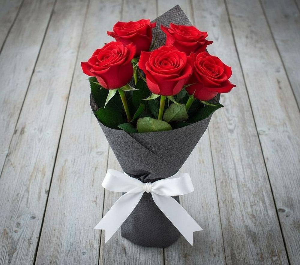 Букет 5 Красных роз Эдлесс Лав в Дрезне