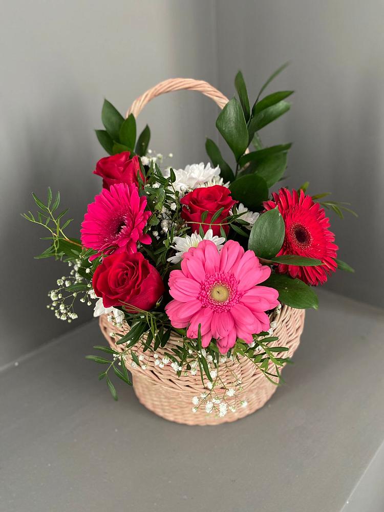 Цветочная композиция из Розы, Хризантемы и Герберы в корзине в Дрезне
