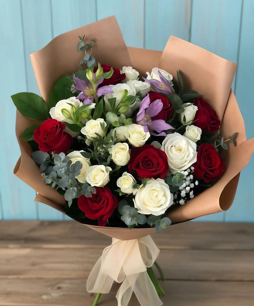 Букет цветов из: Розы и Альстромерии в Дрезне