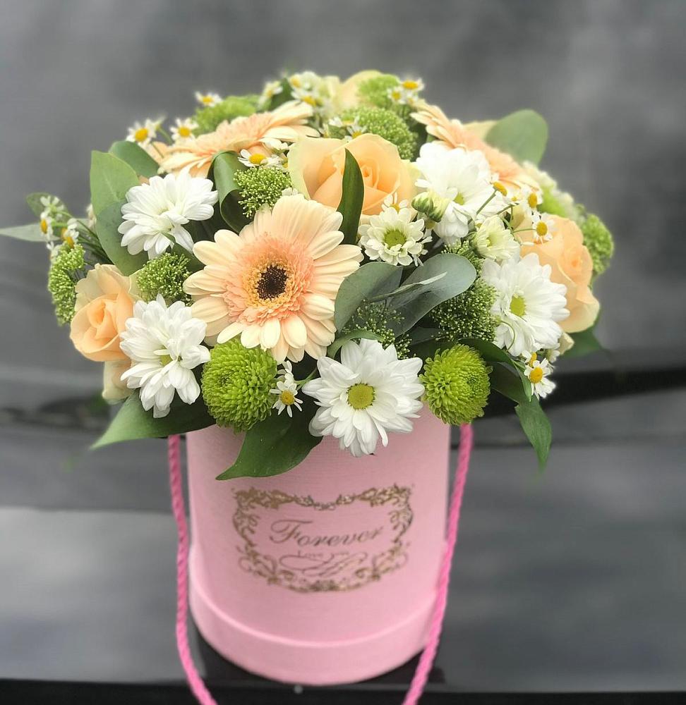 Цветочная композиция из Розы, Герберы и Хризантемы в шляпной коробке в Дрезне