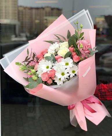 Букет цветов из: Розы, Лизиантусы и Хризантемы в Дрезне