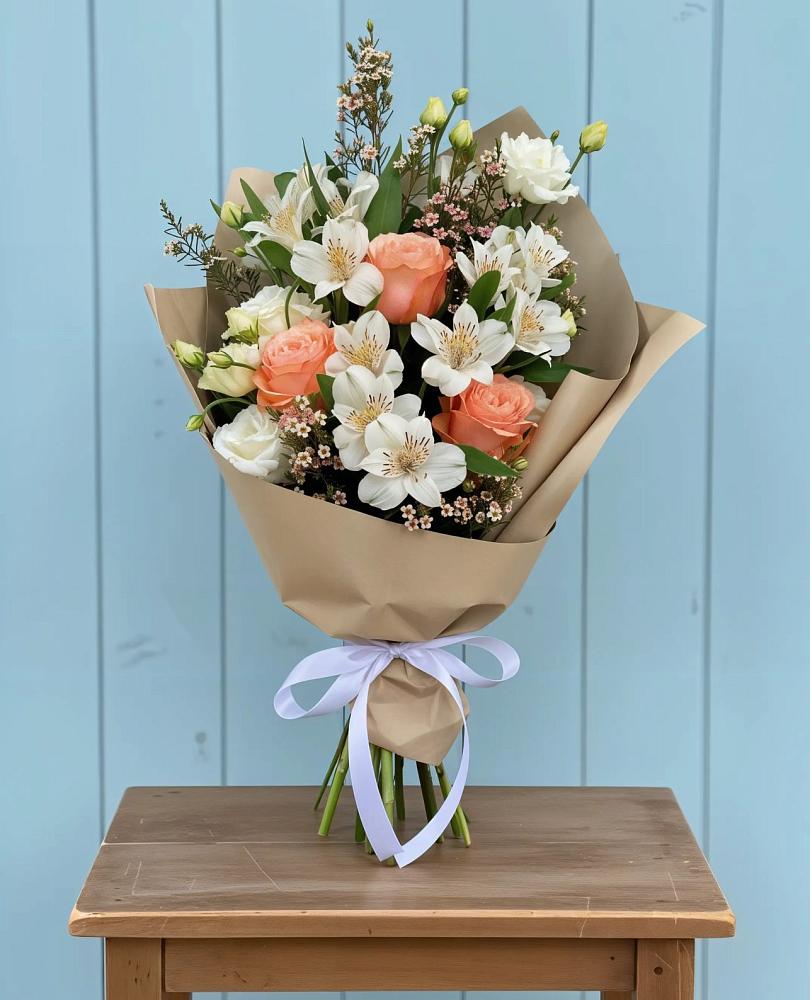 Букет цветов из: Альстромерии, Лизиантусы, Розы и Хризантемы в Дрезне